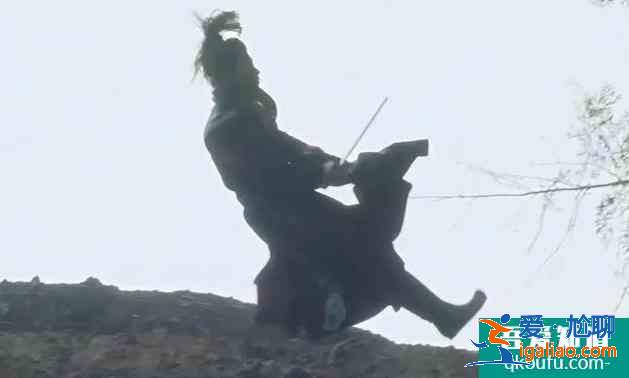 《暮白首》任嘉倫深陷“替身門”，敬業人設被群嘲，他得罪誰了？
