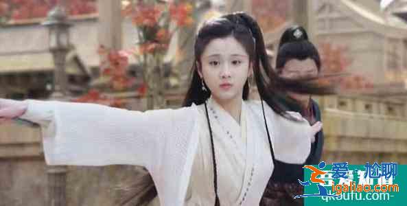 舞蹈專業(yè)畢業(yè)被張藝謀看中,轉(zhuǎn)型成演員《暮白首》任嘉倫都捧不動? 舞蹈專業(yè)畢業(yè)被張藝謀看中,轉(zhuǎn)型成演員《暮白首》任嘉倫都捧不動?