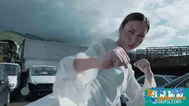 《戰毒》播出一次看八集，莊思敏演的的女毒販成亮點？