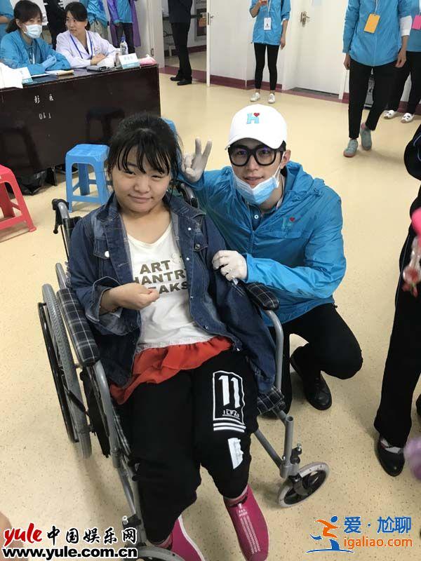 陳學(xué)冬助力韓紅愛(ài)心百人援寧  雨中疾走不停歇  心情未受影響