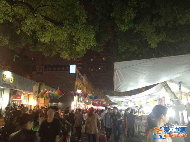吳山廣場和吳山夜市是一個地方嗎?? 吳山廣場和吳山夜市是一個地方嗎??