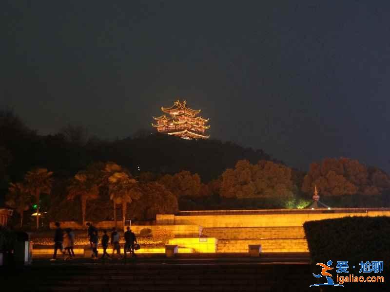 吳山廣場和吳山夜市是一個地方嗎?? 吳山廣場和吳山夜市是一個地方嗎??