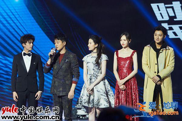 佟大為零下7度走紅毯 揭秘秋褲“藏著穿” 佟大為零下7度走紅毯 揭秘秋褲“藏著穿”