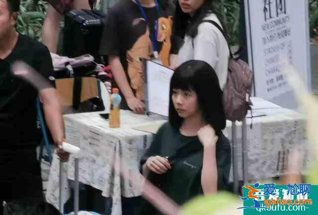 《以家人之名》路透：宋威龍譚松韻解鎖新型親吻方式，甜而不膩？