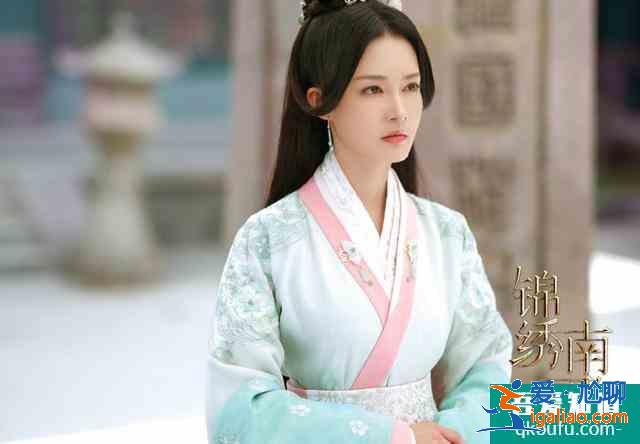 《錦繡南歌》船戲花絮,秦昊李沁拍貼身戲,全程用擋板絲毫不親密? 《錦繡南歌》船戲花絮,秦昊李沁拍貼身戲,全程用擋板絲毫不親密?