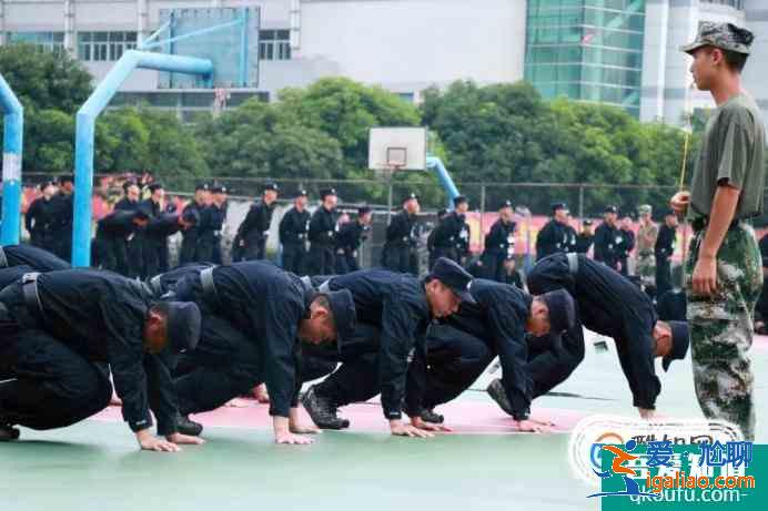 軍訓(xùn)的內(nèi)容有哪些？？