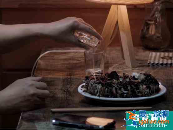 《白夜追兇》結(jié)局你看懂了嗎，最后為什么要吃掉寵物魚“老虎”？