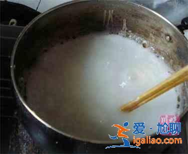 涼粉是什么做的？？