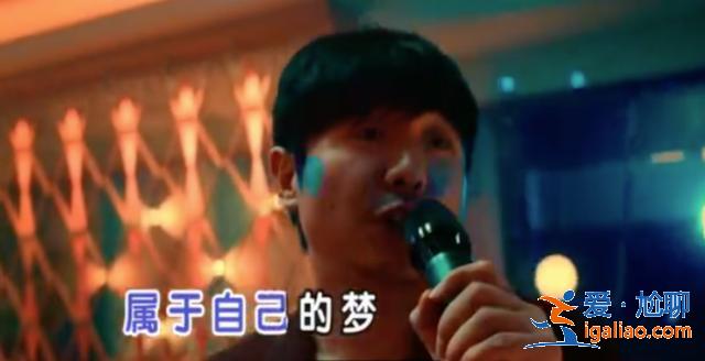 春節檔那么多電影，只想“騰”《飛馳人生》