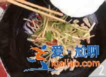 水芹炒雞柳怎么做？？