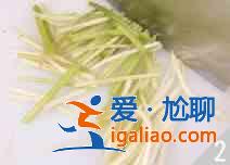 水芹炒雞柳怎么做？？