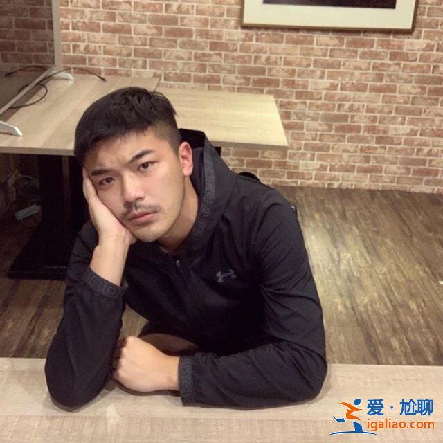 各位大神 這個男模特說誰呀？誰有他的微博？感謝！！！？