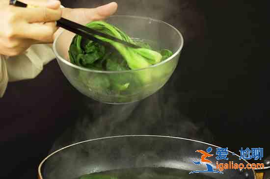 菠菜怎么做好吃? 菠菜怎么做好吃?