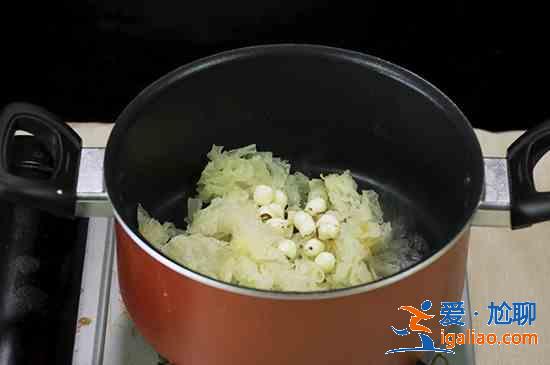 銀耳蓮子羹的做法? 銀耳蓮子羹的做法?