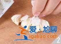 爆炒咸魚黃豆芽怎么做？？