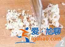 蛋黃炒豆腐怎么做?? 蛋黃炒豆腐怎么做??