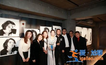 許晴曬照慶50歲生日,穿透視長裙甜美優雅少女感爆棚 許晴曬照慶50歲生日,穿透視長裙甜美優雅少女感爆棚