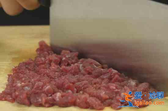 牛肉餡餃子怎么調餡？