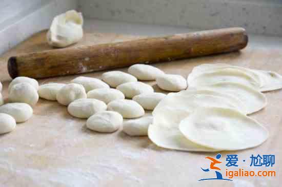 餃子皮怎么和面？