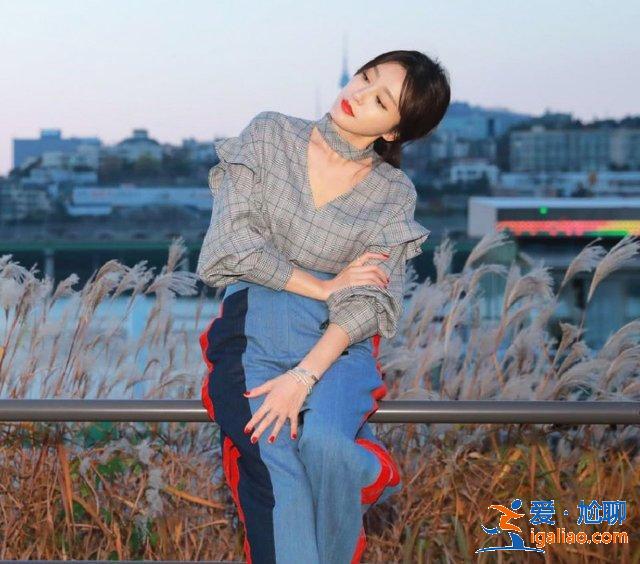 秦嵐瘋狂減肥了嘛？鎖骨高高翹起太突出了，仔細(xì)一看美感全無！