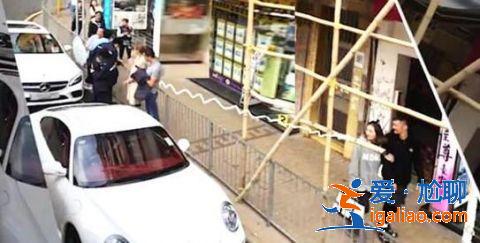 余文樂夫妻路遇車禍 回頭張望露“吃瓜”表情