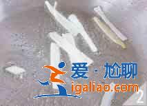 香辣萵筍翅怎么做？？