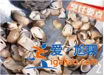 草菇爆雞絲怎么做？？