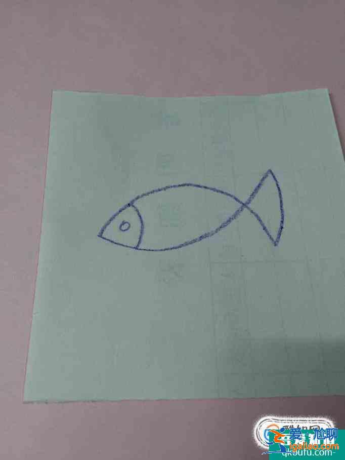 教寶寶一個(gè)畫(huà)魚(yú)的方法？