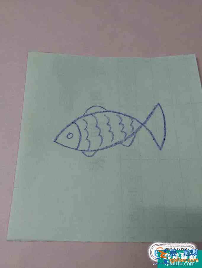 教寶寶一個(gè)畫(huà)魚(yú)的方法？