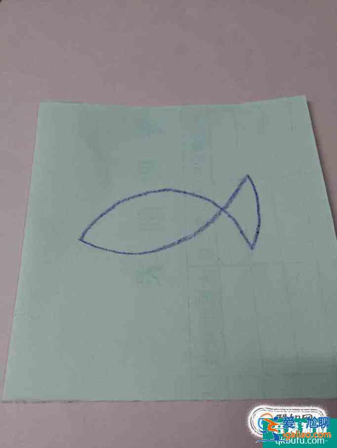 教寶寶一個(gè)畫(huà)魚(yú)的方法？