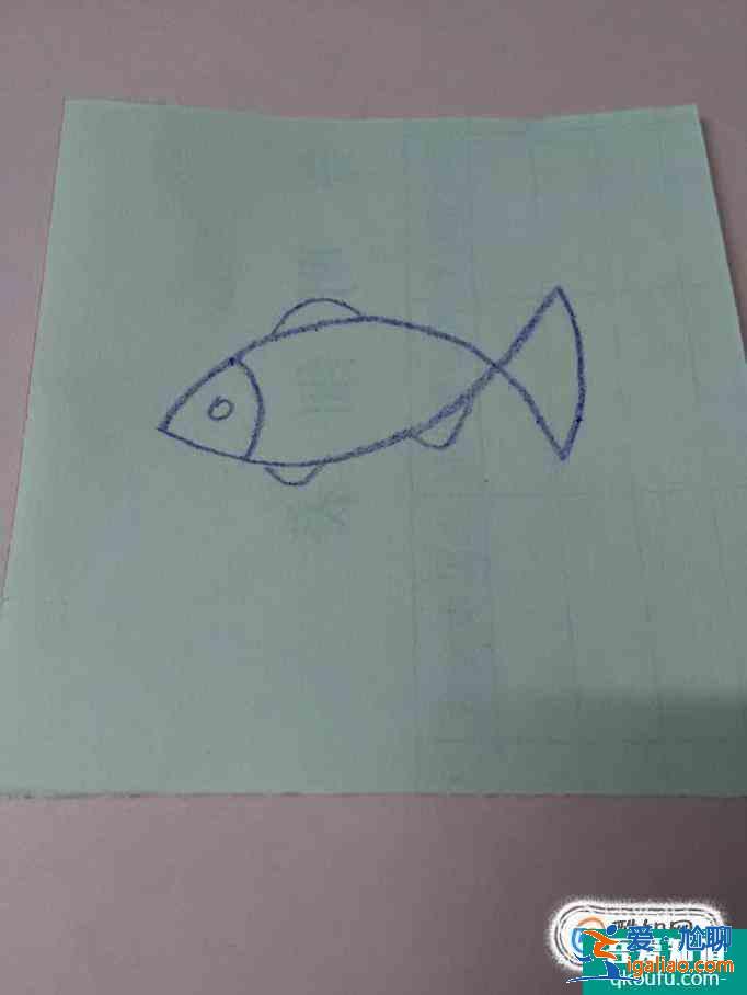 教寶寶一個(gè)畫(huà)魚(yú)的方法？