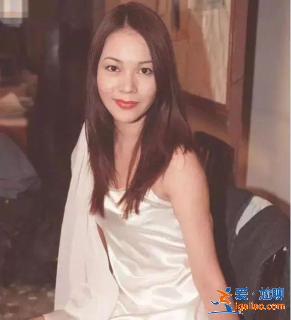 亞姐原來瓜這么多!當小三、賣淫、拍三級片,還輪番上演艷照門… 亞姐原來瓜這么多!當小三、賣淫、拍三級片,還輪番上演艷照門…