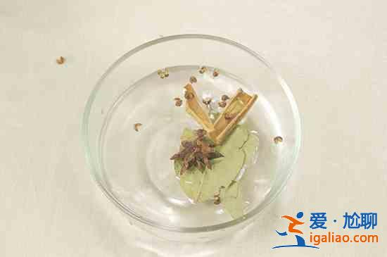麻辣燙底料配方？