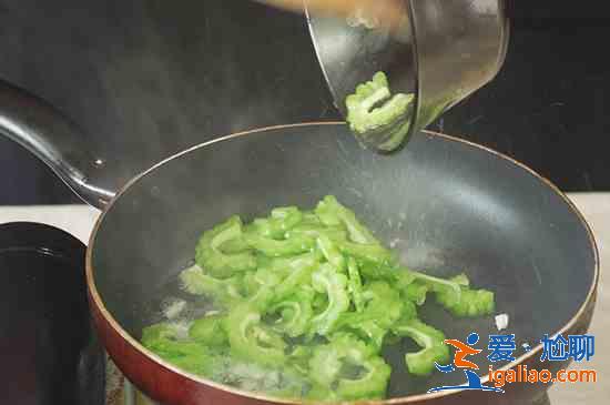 苦瓜怎么做不苦？