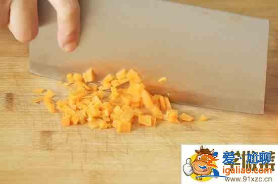 羊肉餡餃子怎么調餡？