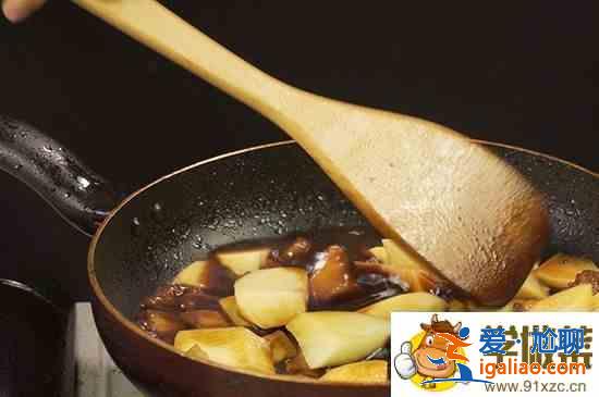 土豆紅燒肉怎么做? 土豆紅燒肉怎么做?