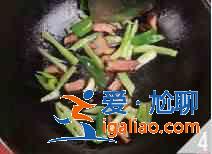 菜梗炒臘肉怎么做?? 菜梗炒臘肉怎么做??