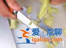 菜梗炒臘肉怎么做?? 菜梗炒臘肉怎么做??