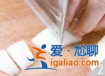 辣白菜炒肥腸怎么做？？