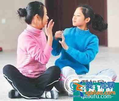 怎么與聾人簡單交流 如何快速學會基本啞語？