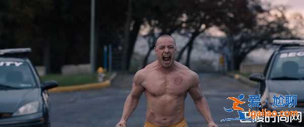 詹姆斯《玻璃先生》再度24個人格分裂 野獸訓練內幕曝光? 詹姆斯《玻璃先生》再度24個人格分裂 野獸訓練內幕曝光?