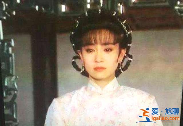 比劉雪華還耐看的女明星，今64歲自然老去的臉，看著仍很優雅