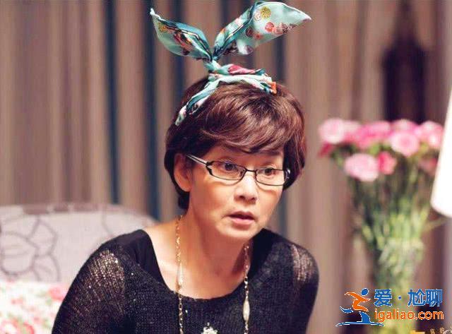 比劉雪華還耐看的女明星，今64歲自然老去的臉，看著仍很優雅