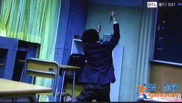 日劇《3年A班》怪體操吸睛 老師XX學生日網炸裂？