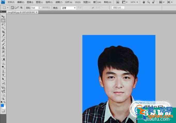 PS中怎樣快速選擇一個圖中所有相同的顏色？