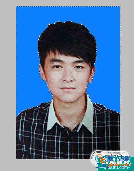 PS中怎樣快速選擇一個圖中所有相同的顏色？