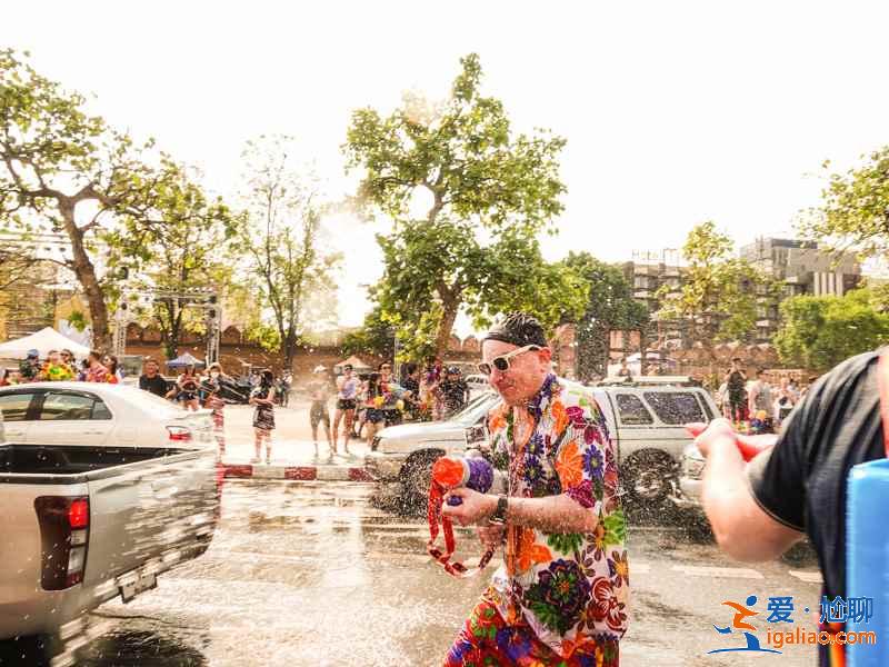 清邁潑水節(jié)好玩嗎？清邁潑水節(jié)自由行攻略？