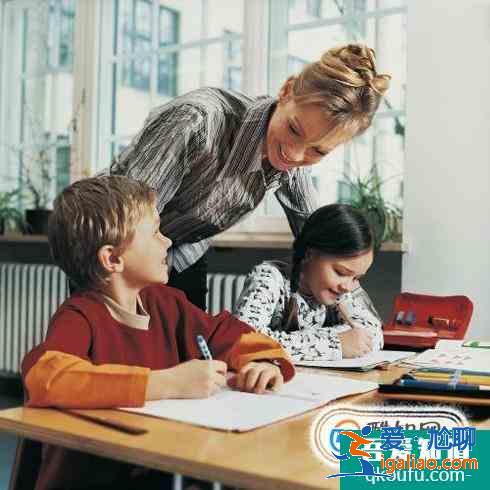 小學三年級學生剛用鋼筆寫字如何減少寫錯的次數？