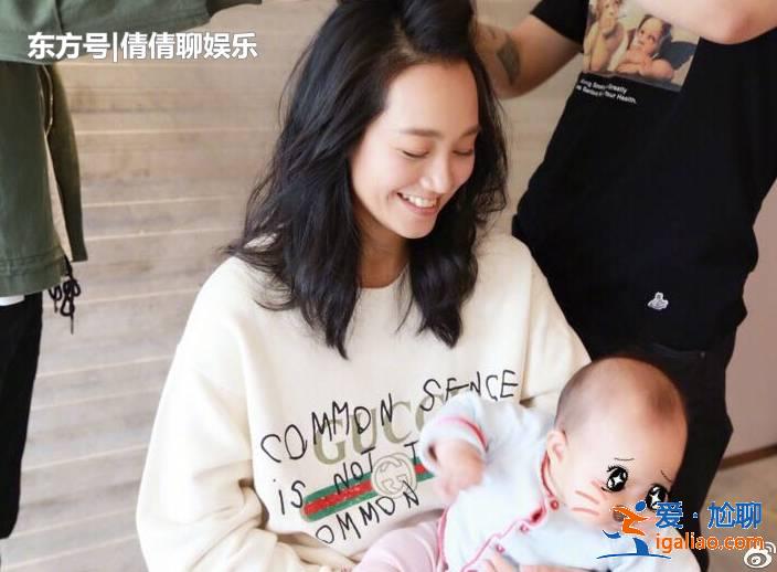 朱丹曬女兒近照，小小丹頭發越來越濃密，胖嘟嘟模樣不輸李奕霆！