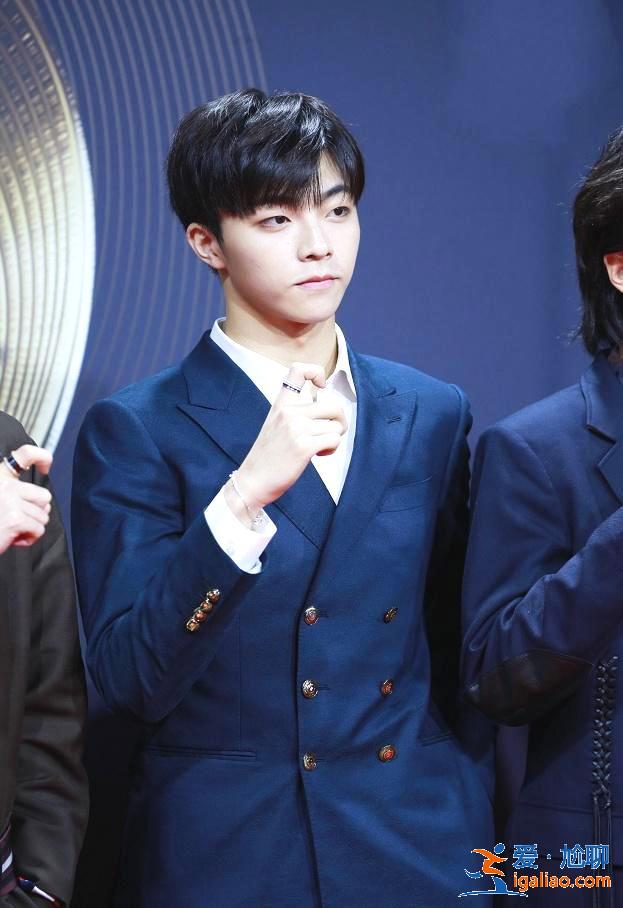 陳立農時尚表現力也太強了，簡單的造型卻能如此高級！超霸氣！